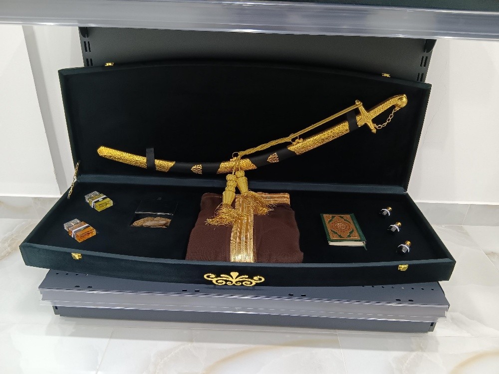هدايا خاص مع قطرين - 2