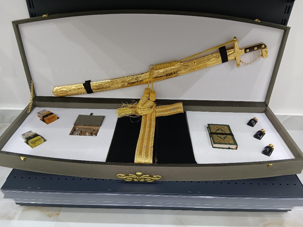 هدايا خاص مع قطرين - 9