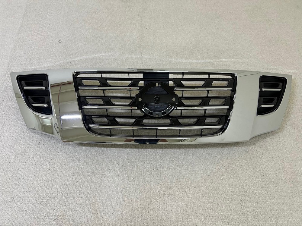 Nissan front grills - 3