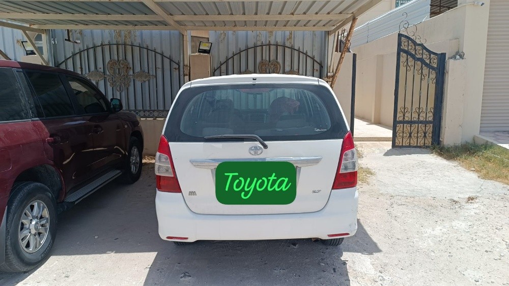 Toyota inova - 1