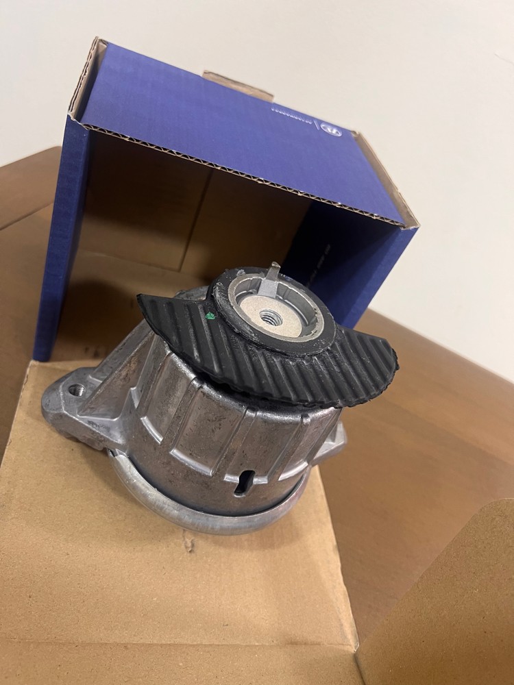 Mercedes engine motor part - 9