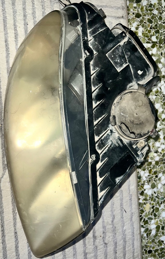 Front right and left headlights  - 2