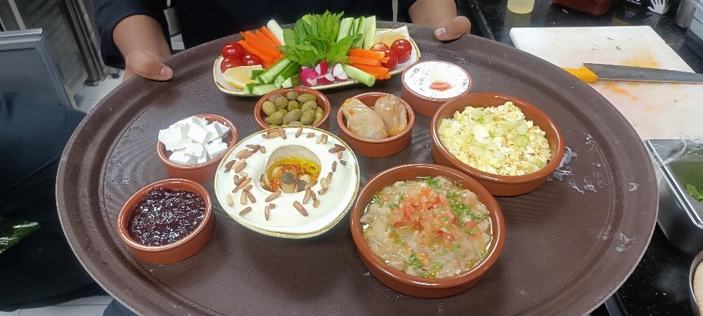 BBQ and Grill / Hot/ and Cold Chef - 7