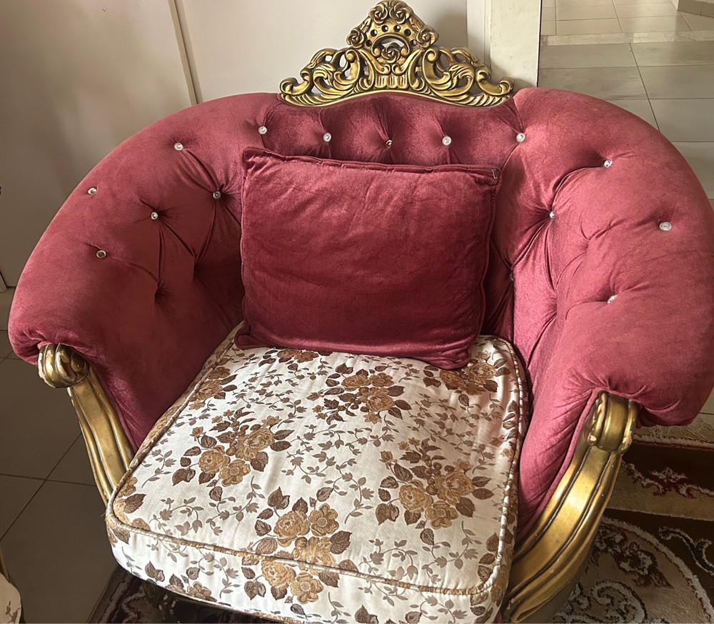 طقم كراسي بتصميم أنيق - 4
