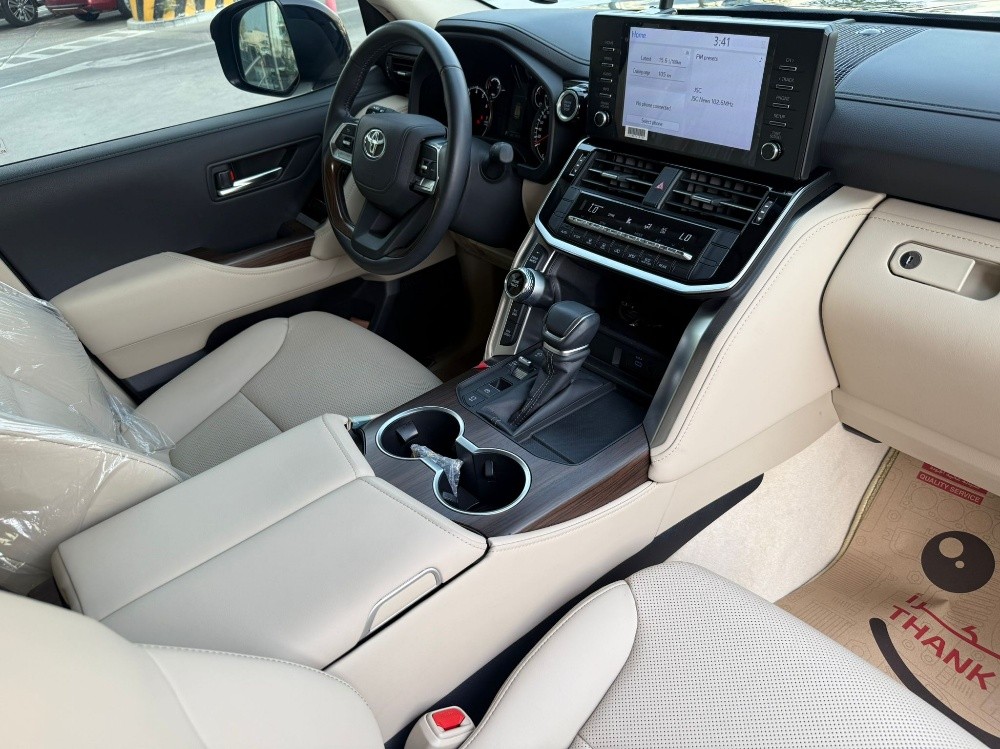 Land Cruiser GXR Twin Turbo 2024 — photo 4 for sale in Qatar
