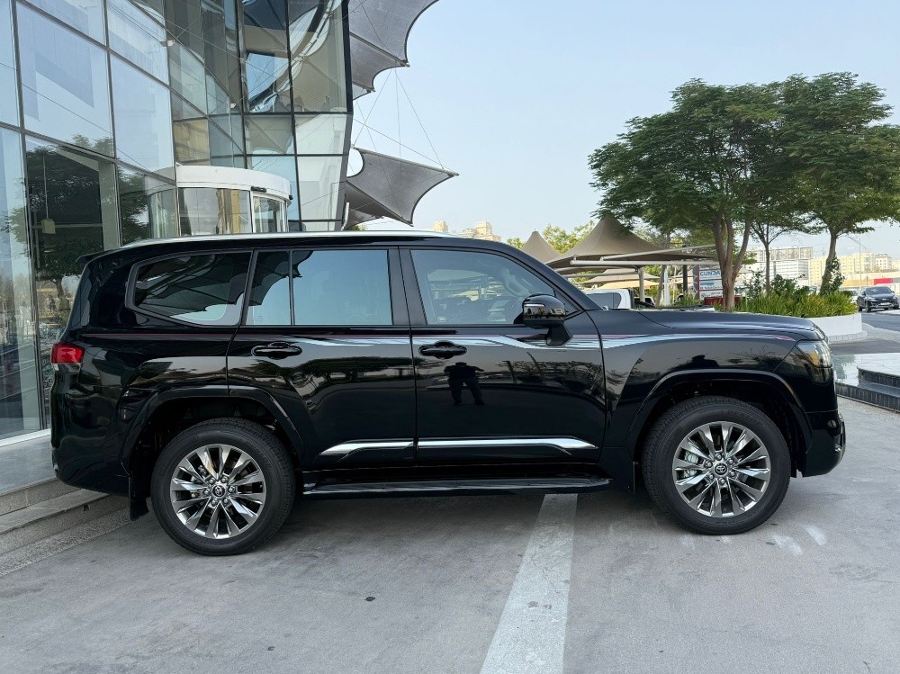 Land Cruiser GXR Twin Turbo 2024 — photo 9 for sale in Qatar