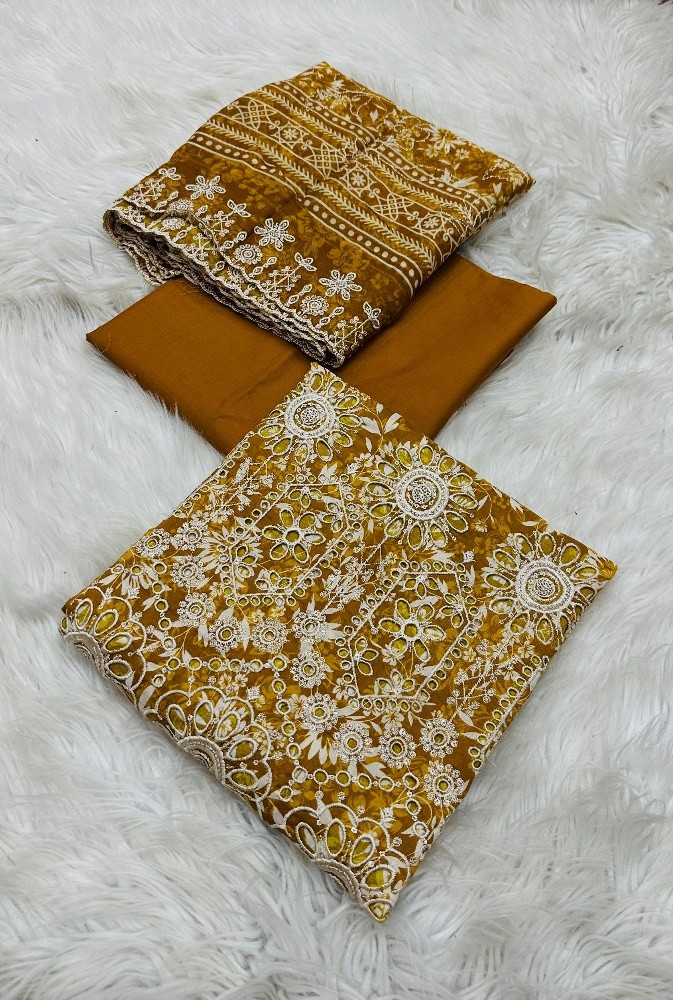 Pakistani clothes in Qatar - 9