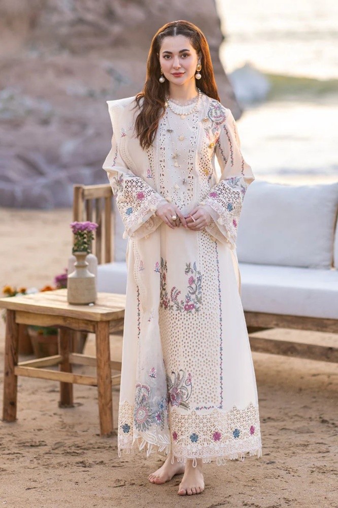 Pakistani clothes in Qatar - 1