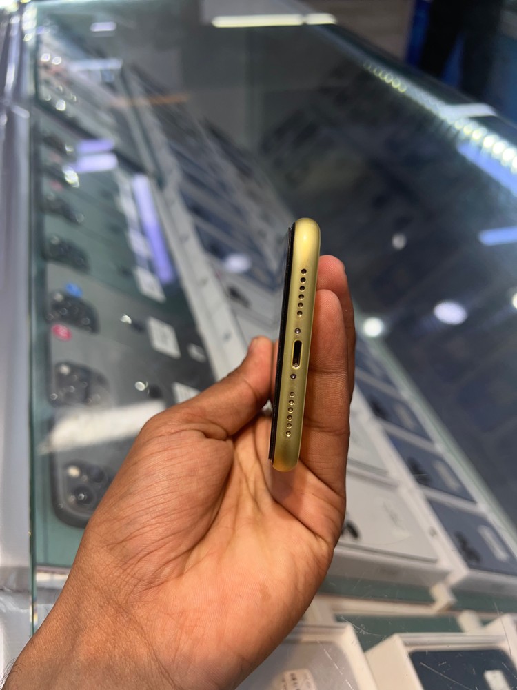 iPhone 11 (128) - 3