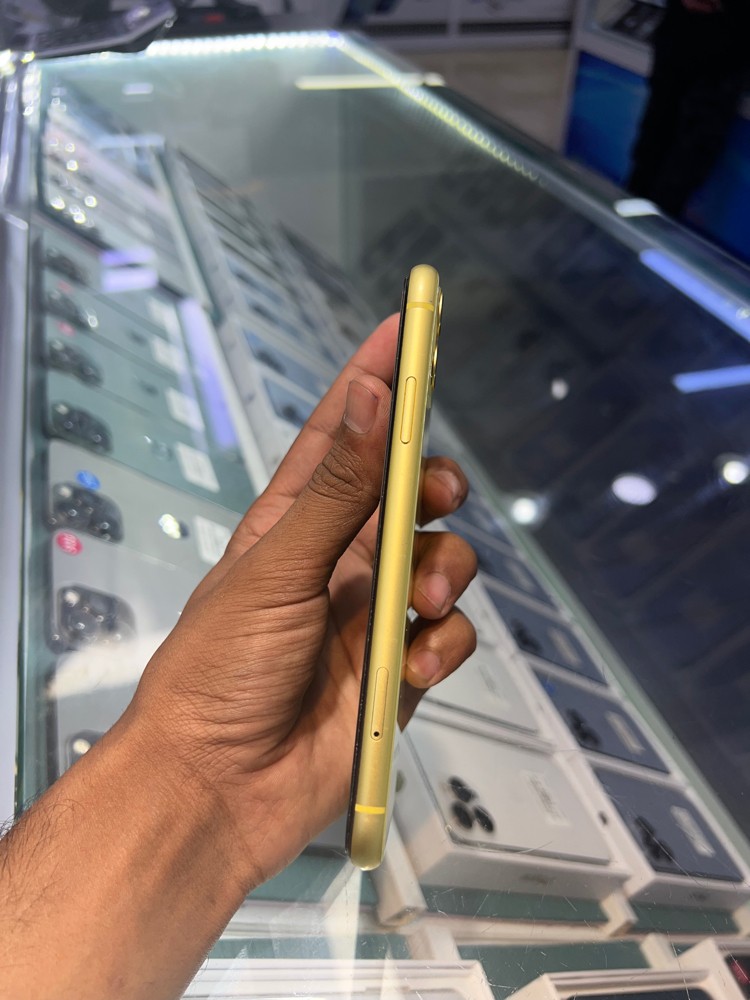 iPhone 11 (128) - 4