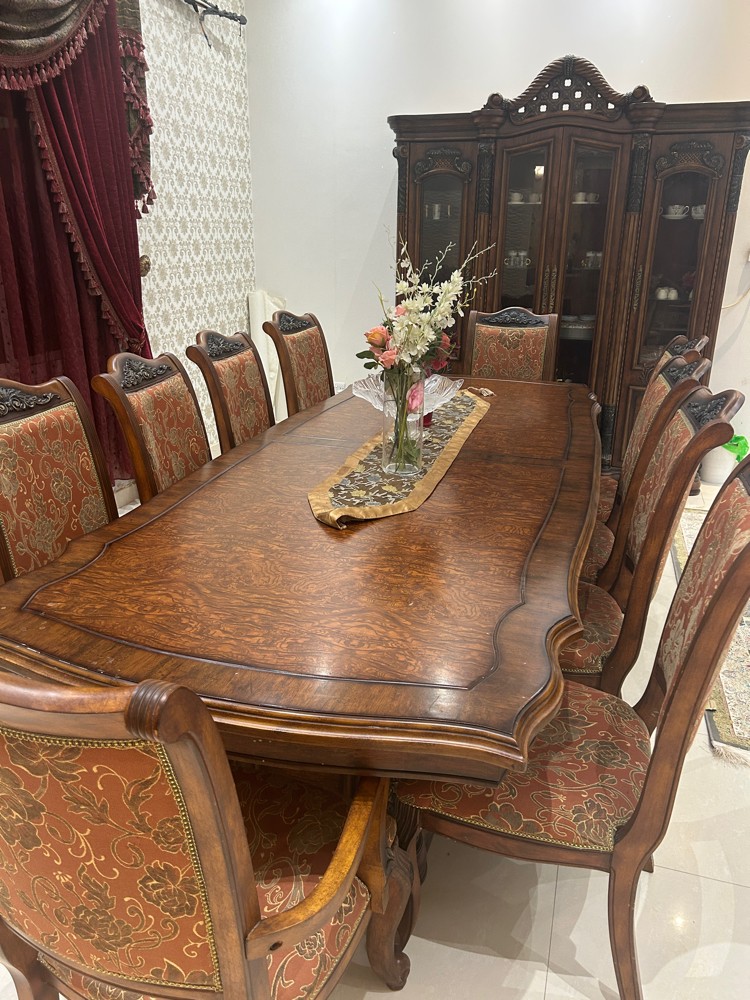 طاولة طعام  - 1