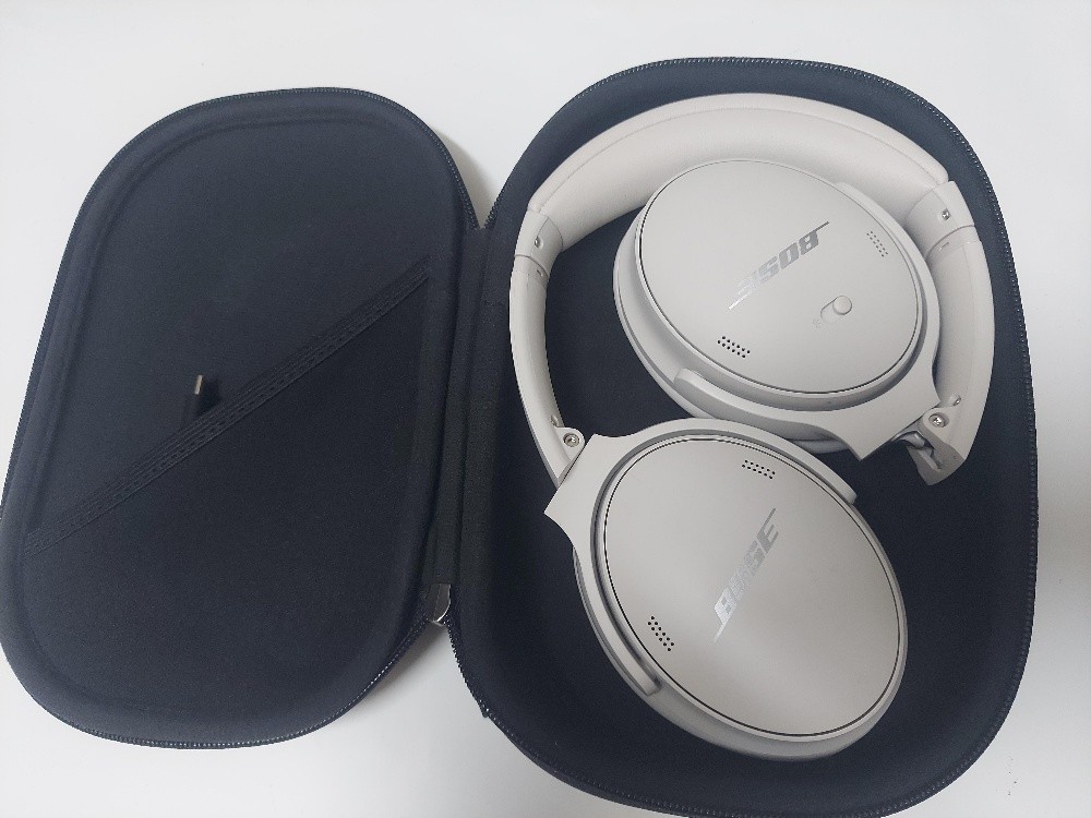 Bose qc45 like new - 3