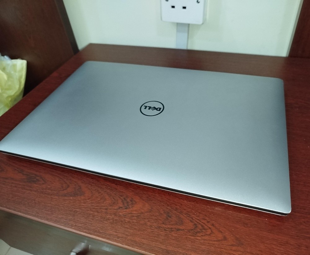 DELL XPS15 - 2