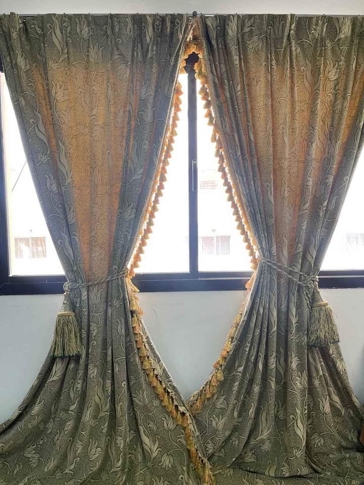 BEAUTIFUL DESIGN LONG CURTAINS - 1