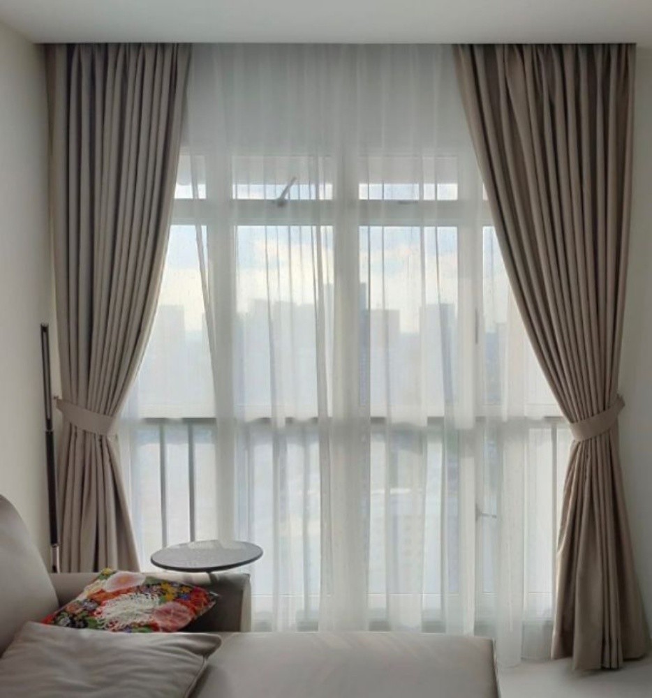 Sheer white curtains, gold tiebac - 2
