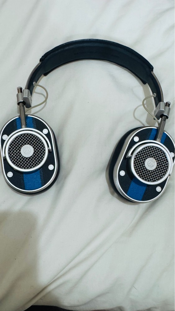 Master & Dynamic MH40 wireless. - 3
