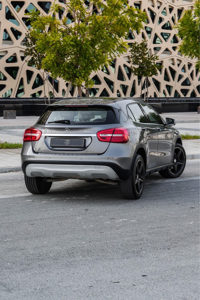 GLA250 Mercedes - 4