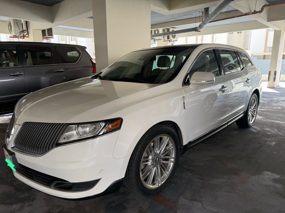 Lincoln MKT 2015 Model  - 1