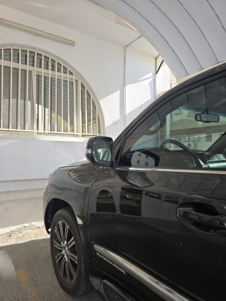 LX570 2011 NEGOTIABLE - 2