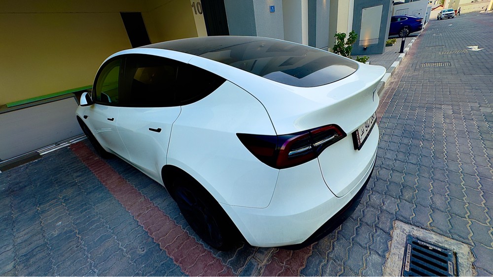 TESLA MODEL Y LONG RANGE 4WD - 5