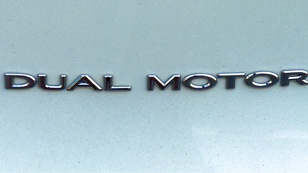 TESLA MODEL Y LONG RANGE 4WD - 11