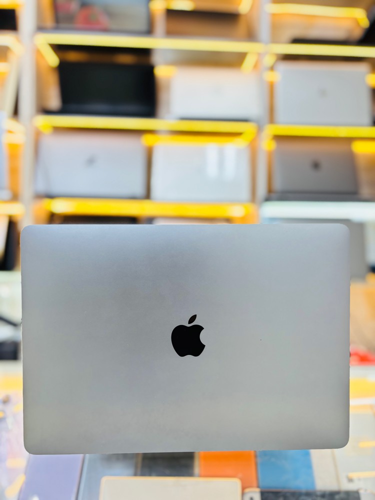 Macbook Pro 2019, A+ Condition  - 4