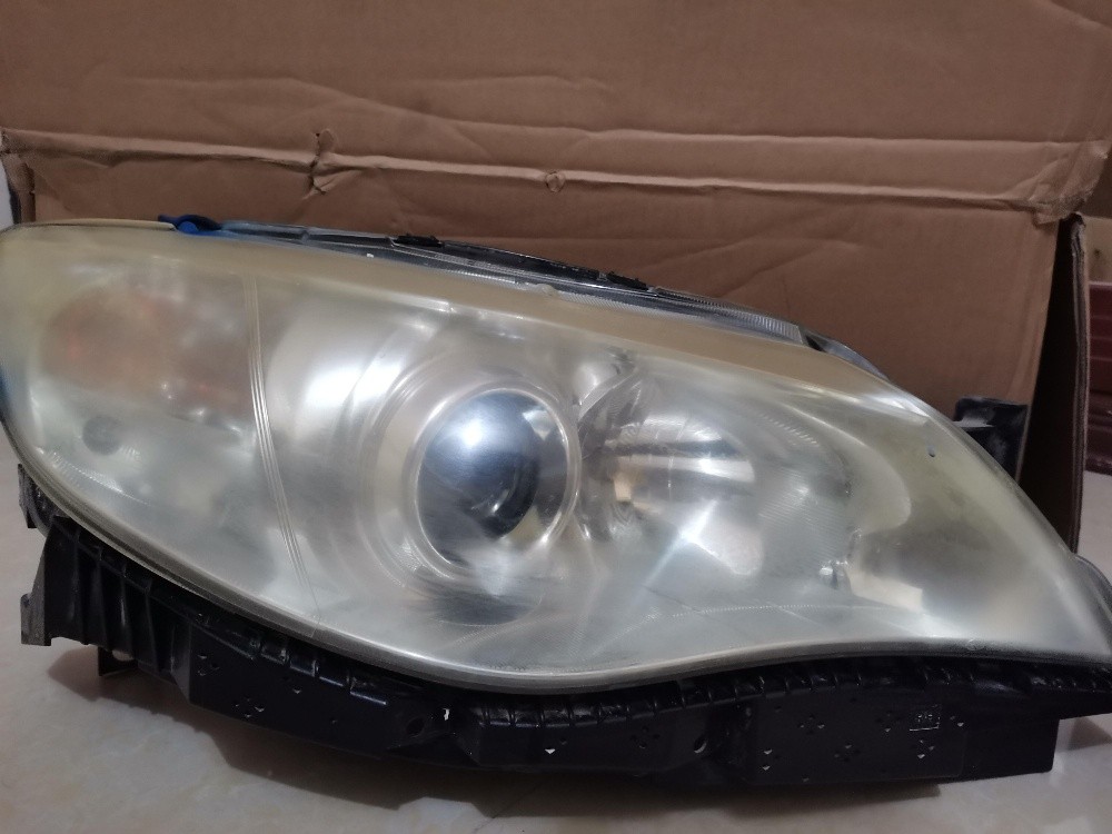 Subaru headlight - 1