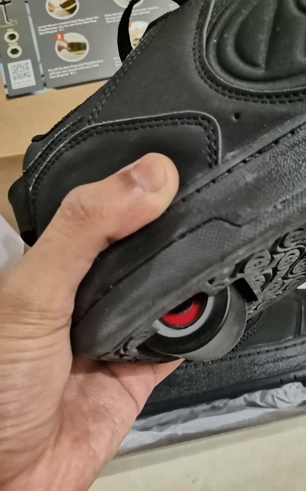 Heelys shoes with roller skate - 4