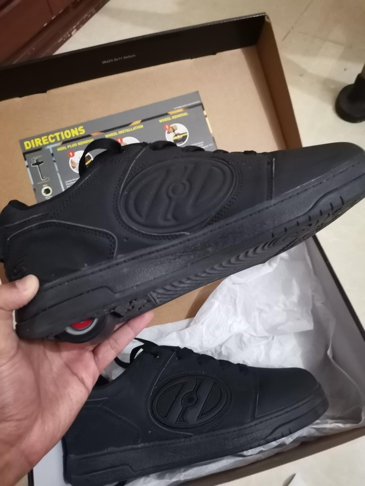 Heelys shoes with roller skate - 2