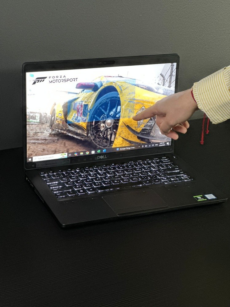 DELL i5 8th touch screen ssd - 5