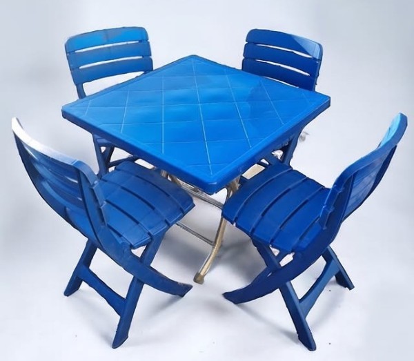 folding table and chairs - 1