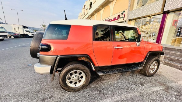 تويوتا إف جيه كروزر موديل 2013 - 1
