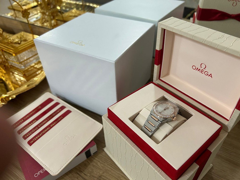 Omega Constellation Co axial mast - 3