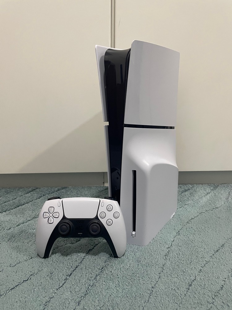 ps5 slim 1 Tb cd version  - 1