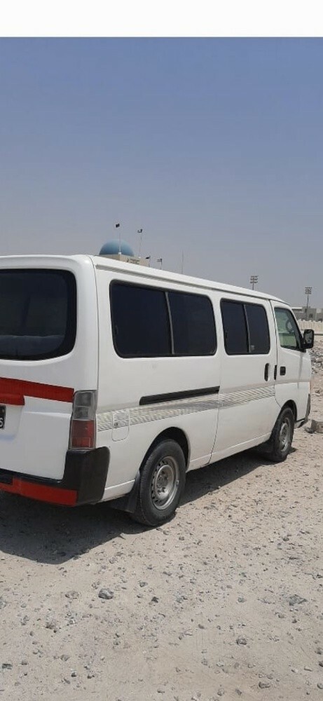 نيسان باص صغير للايجار - 1