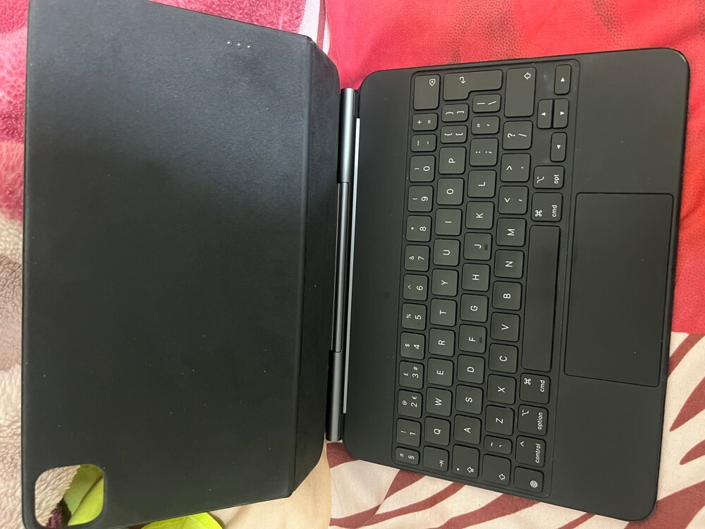 apple Magic Keyboard - 1