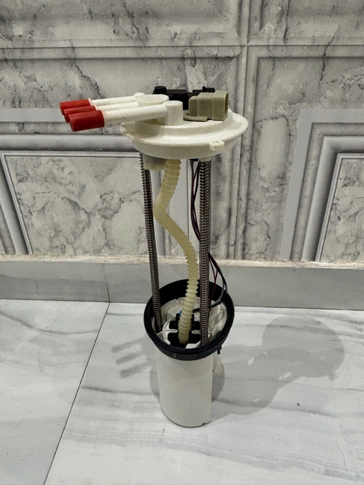 Fuel pump GMC 99-06 - 1