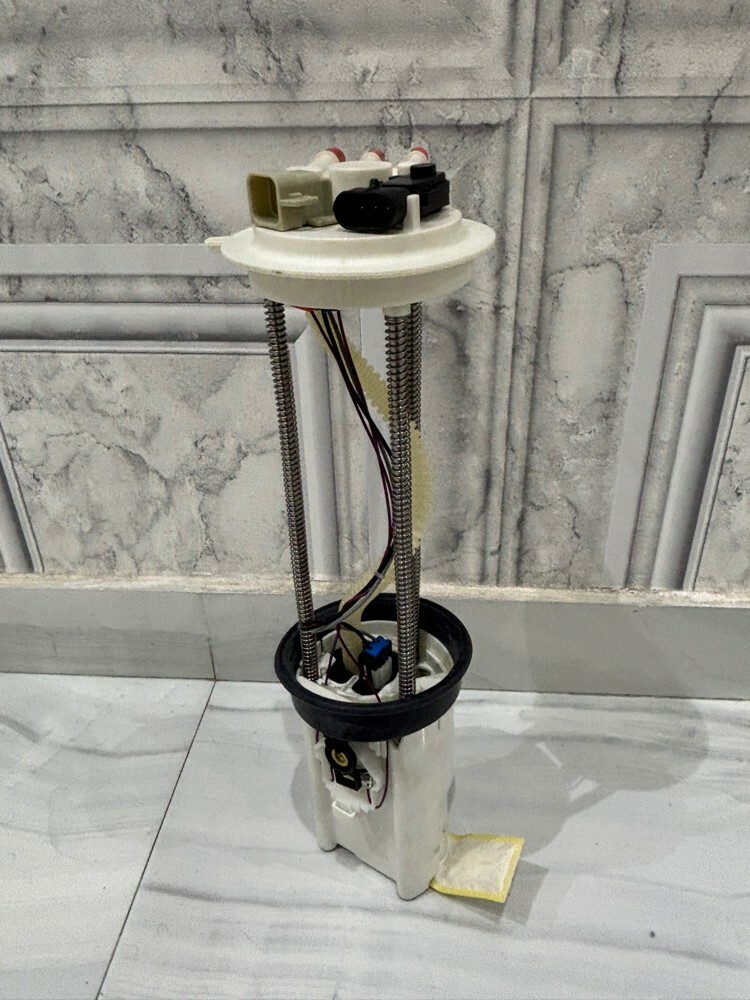 Fuel pump GMC 99-06 - 4