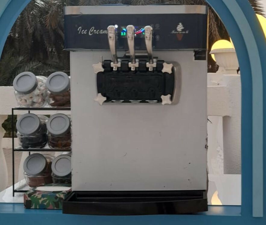 ice cream machine - 1