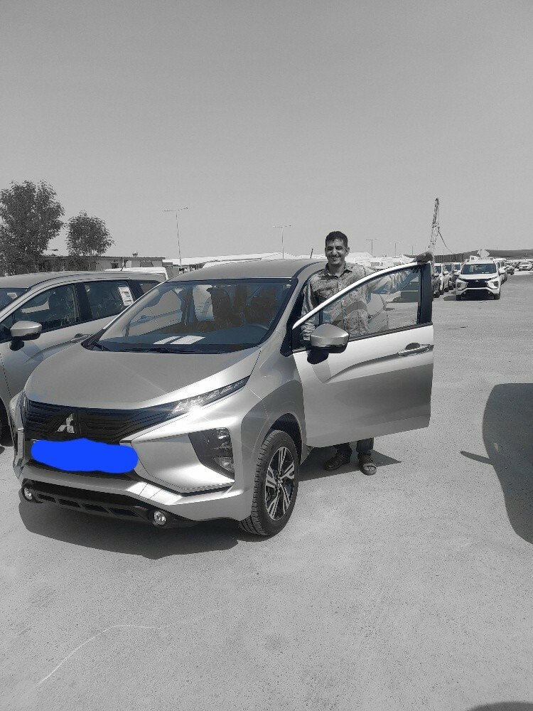 7-seater car for transporting stu - 1