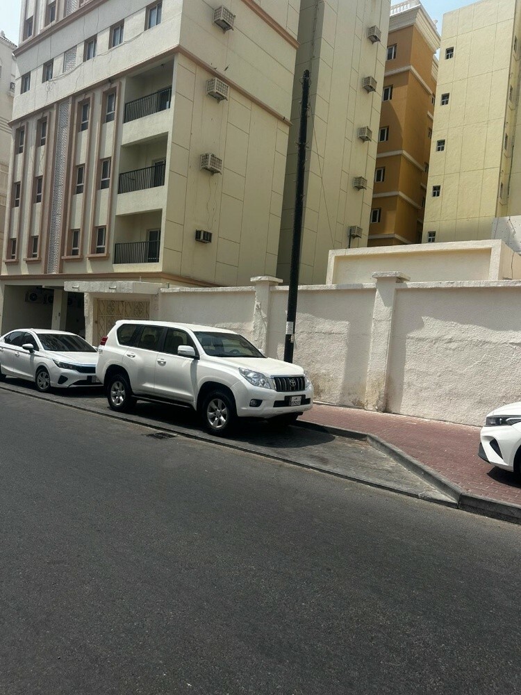 Land cruiser prado(petrol) — photo 15 for sale in Qatar