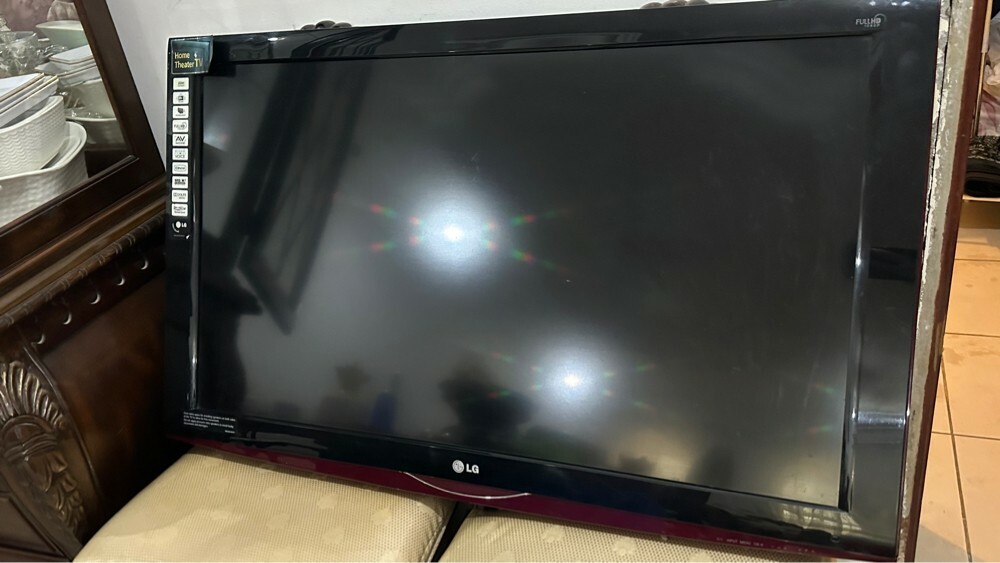 LG TV   - 3