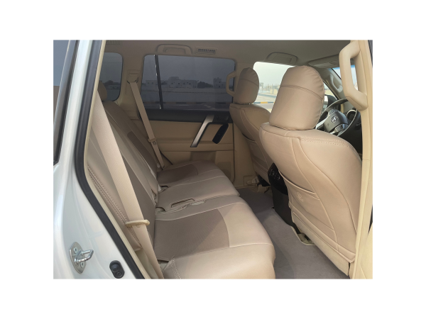 TOYOTA PRADO 4.0 V6 — photo 10 for sale in Qatar