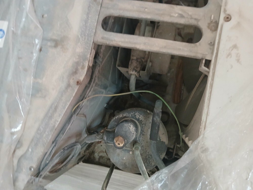 A.C window - 4