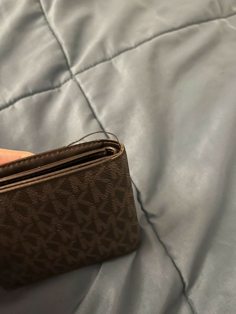 MICHAEL KORS wallet used - 1