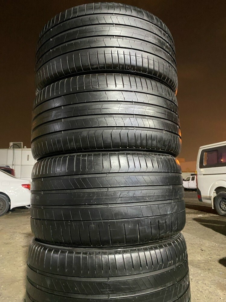 front 305/35/21 back 315/30/21 - 4