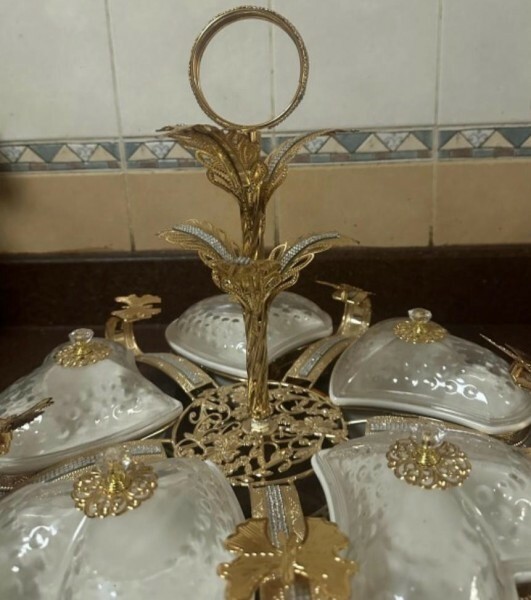 Five compartment fancy container - 5