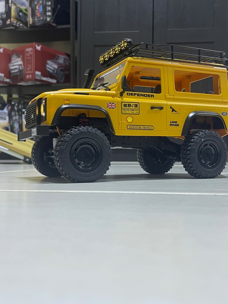 LAND ROVER DEFENDER - 1
