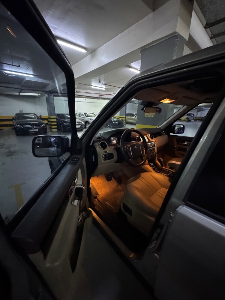 land rover LR4 model 2011 - 2