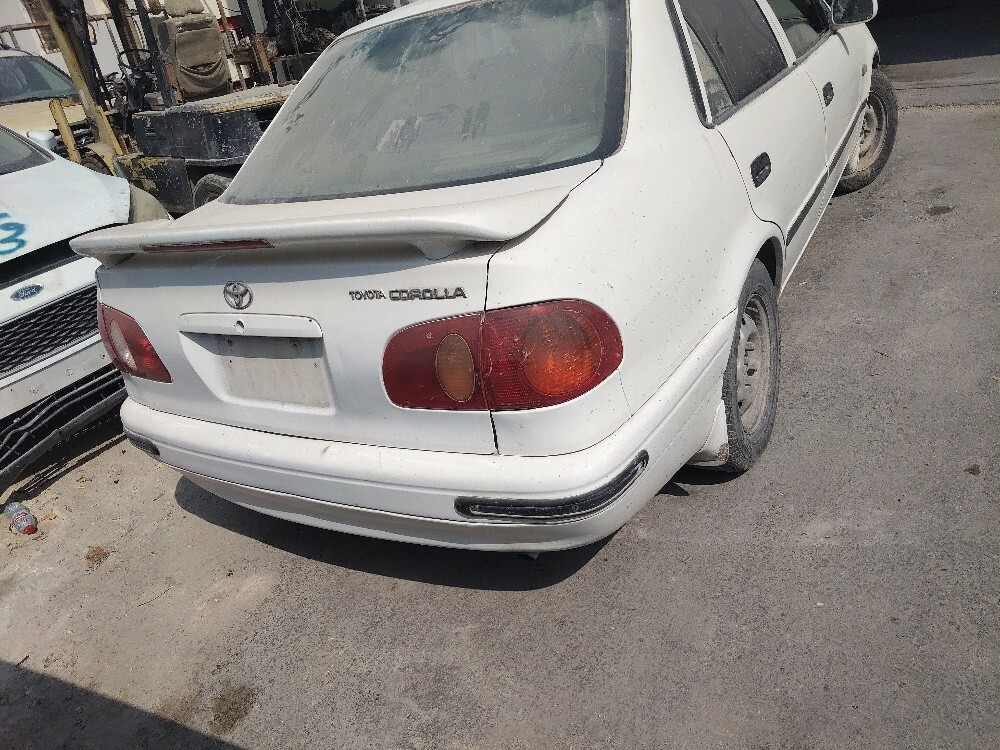 Corolla 2000 is available everyth - 3